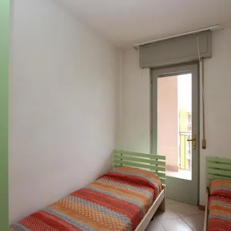 Colorful With Sea View شقة