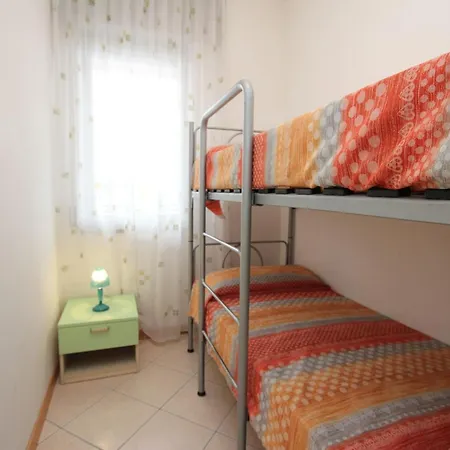 شقة Colorful With Sea View